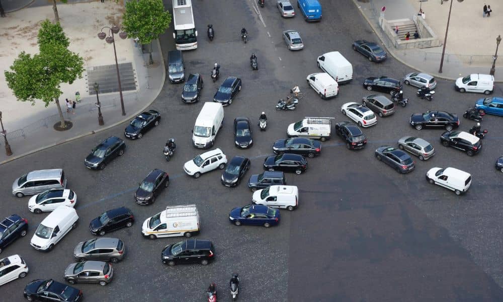 Overhead view of heavy traffic congestion showing complex vehicle flow, illustrating the traffic challenges Huntsville traffic engineers are tackling.
